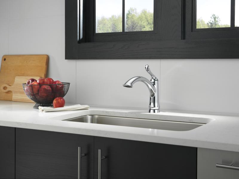 DELTA Linden Single Handle Kitchen Faucet — Chrome