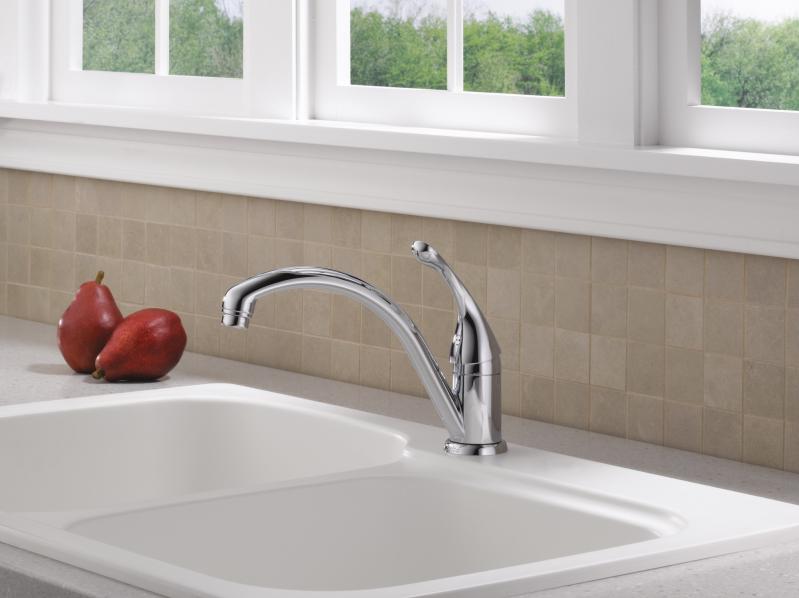 DELTA Collins Single Handle Kitchen Faucet — Chrome