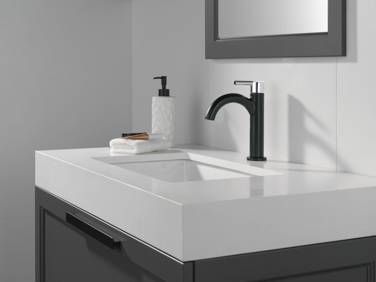 DELTA Nicoli Single Handle Bathroom Faucet — Matte Black / Chrome