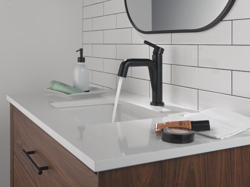 DELTA Nicoli Single Handle Pull-Down Bathroom Faucet — Matte Black