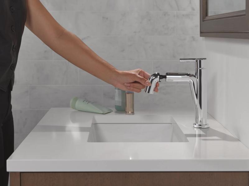 DELTA Nicoli Single Handle Pull-Down Bathroom Faucet — Chrome