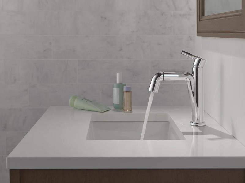 DELTA Nicoli Single Handle Pull-Down Bathroom Faucet — Chrome