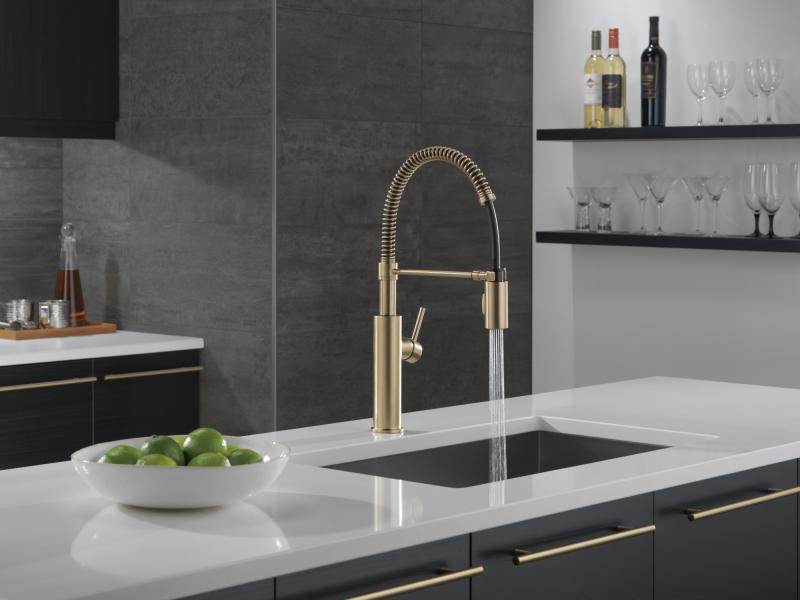 DELTA Antoni Single-Handle Pull-Down Spring Kitchen Faucet — Champagne Bronze