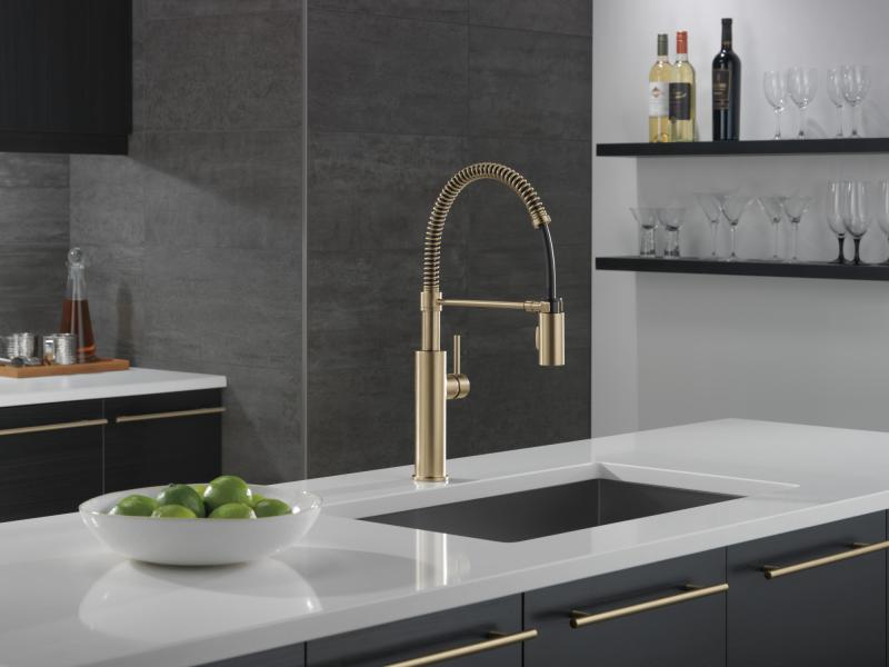 DELTA Antoni Single-Handle Pull-Down Spring Kitchen Faucet — Champagne Bronze