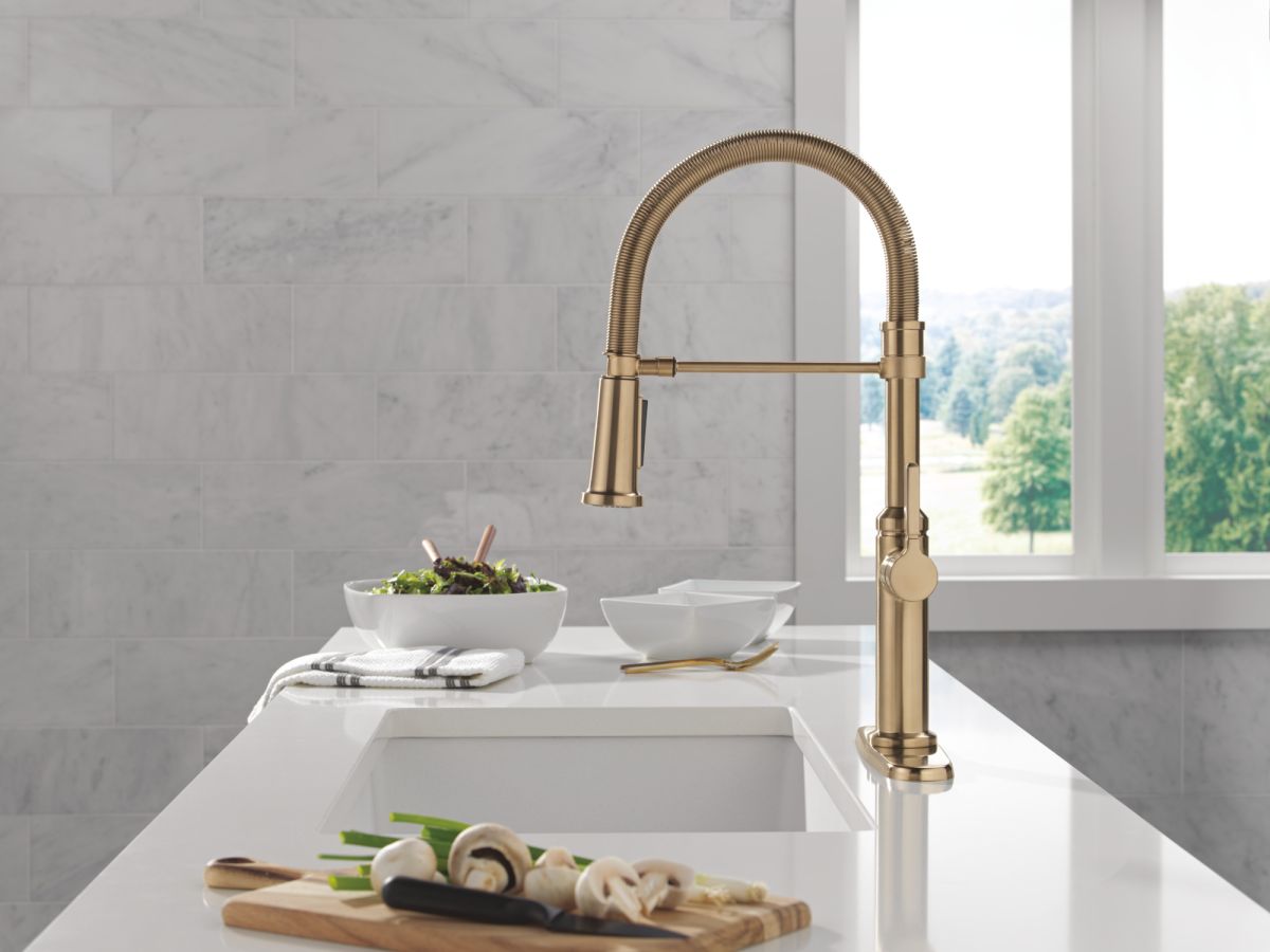 DELTA Rhett Single Handle Pull-Down Spring Kitchen Faucet — Champagne Bronze