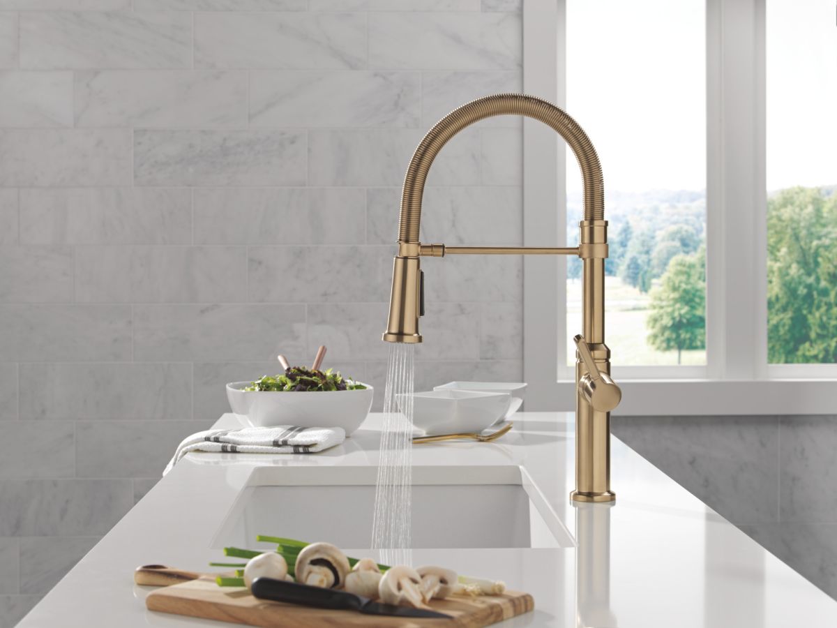 DELTA Rhett Single Handle Pull-Down Spring Kitchen Faucet — Champagne Bronze