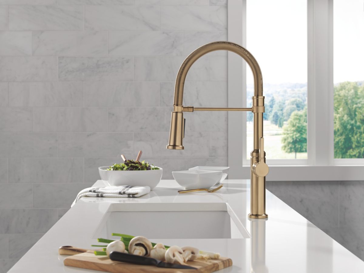 DELTA Rhett Single Handle Pull-Down Spring Kitchen Faucet — Champagne Bronze