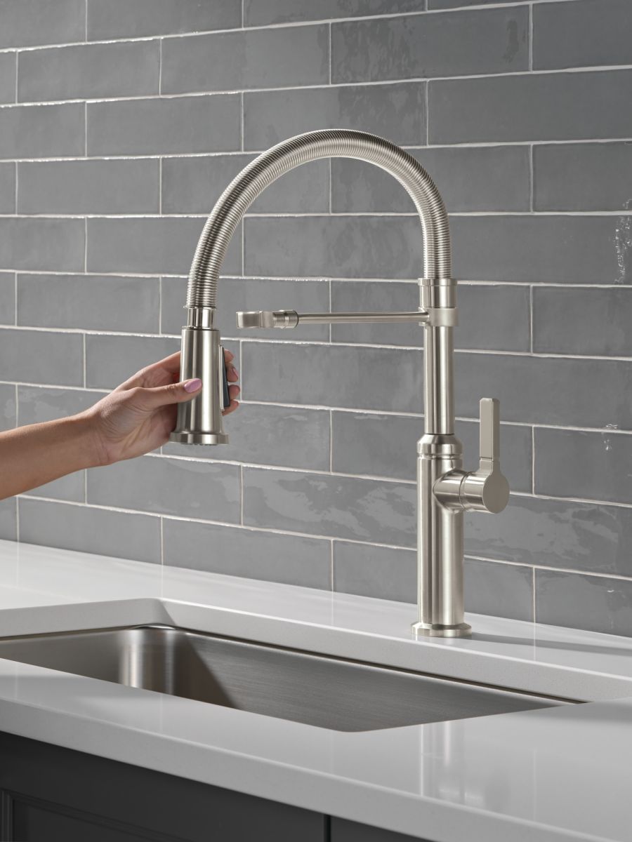 DELTA Rhett Single Handle Pull-Down Kitchen Faucet With Spring Spout — Stainless