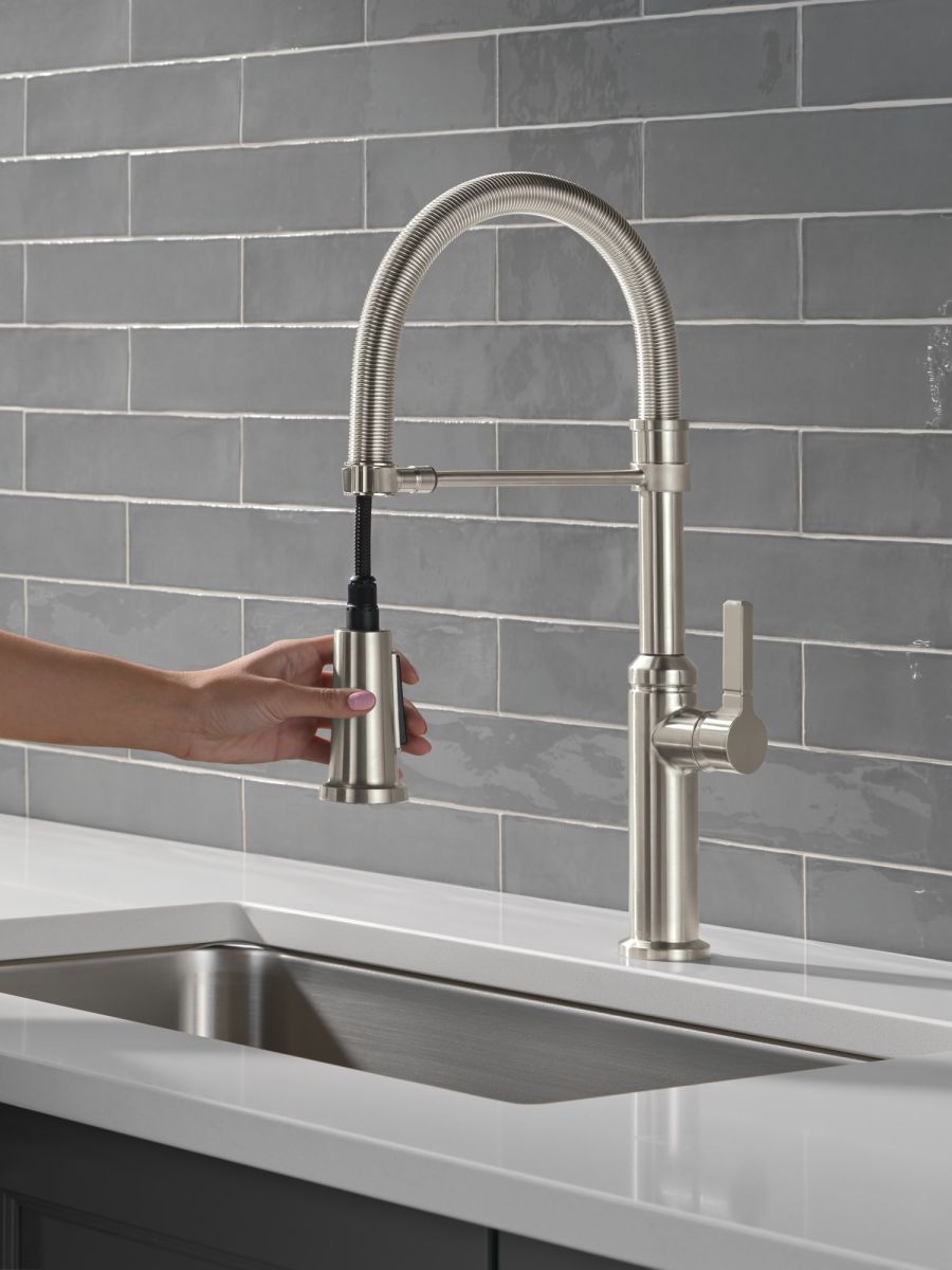 DELTA Rhett Single Handle Pull-Down Kitchen Faucet With Spring Spout — Stainless