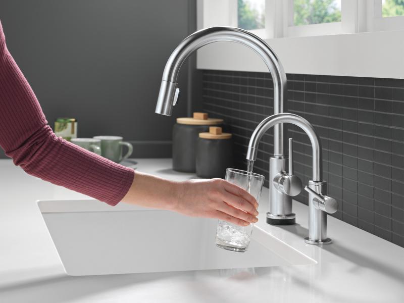 DELTA Other Contemporary Round Beverage Faucet — Arctic Stainless