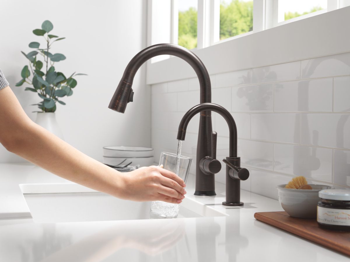 DELTA Other Contemporary Round Beverage Faucet — Venetian Bronze