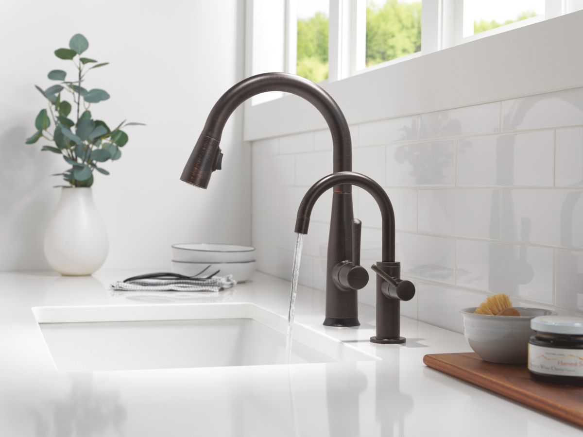 DELTA Other Contemporary Round Beverage Faucet — Venetian Bronze