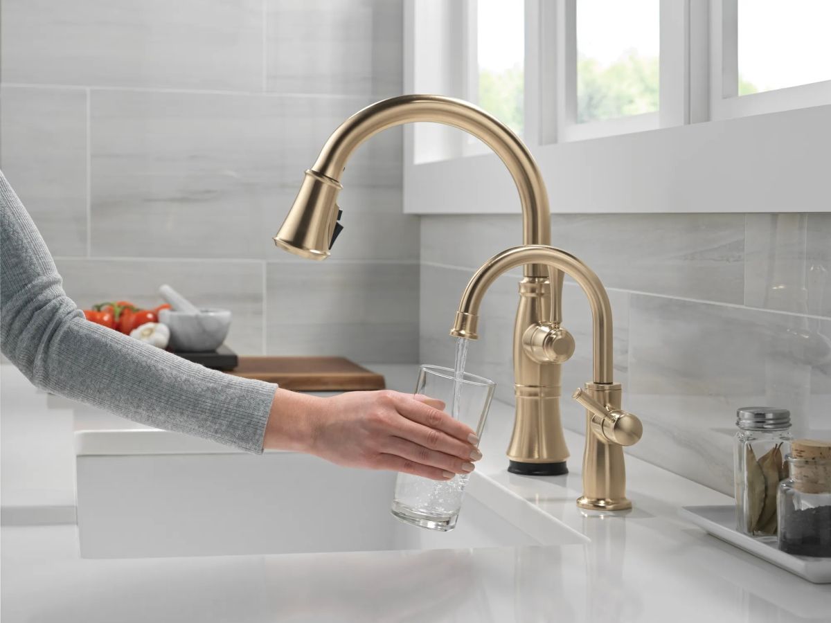 DELTA Other Traditional Beverage Faucet — Champagne Bronze