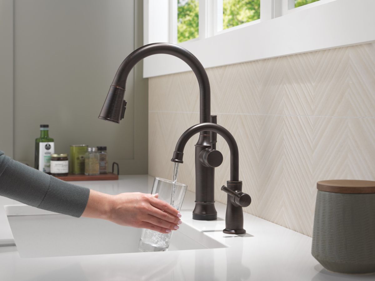 DELTA Renaldi Touch2O Technology Kitchen Faucet with Touchless Technology — Venetian Bronze