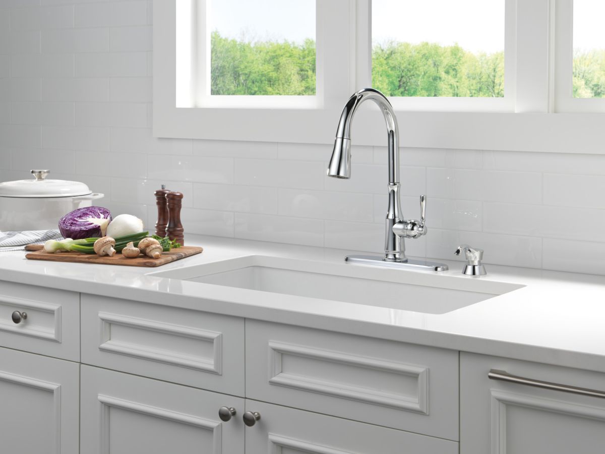 DELTA Capertee Single Handle Pull-Down Kitchen Faucet with Soap Dispenser and ShieldSpray Technology — Chrome