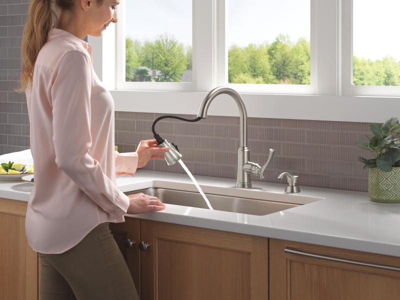 DELTA Lakeview Single Handle Pull-Down Kitchen Faucet with Soap Dispenser and ShieldSpray Technology — Stainless
