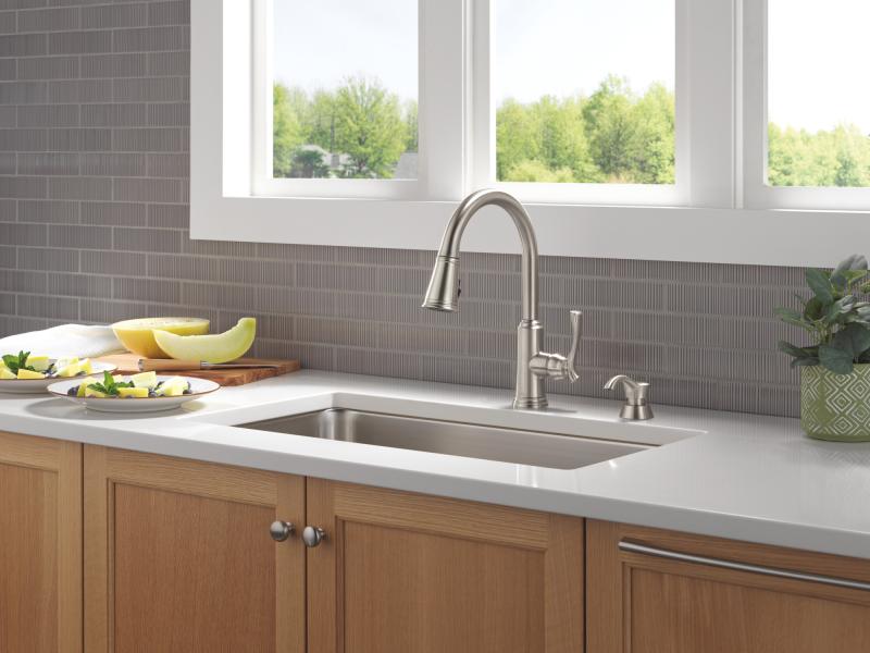 DELTA Lakeview Single Handle Pull-Down Kitchen Faucet with Soap Dispenser and ShieldSpray Technology — Stainless