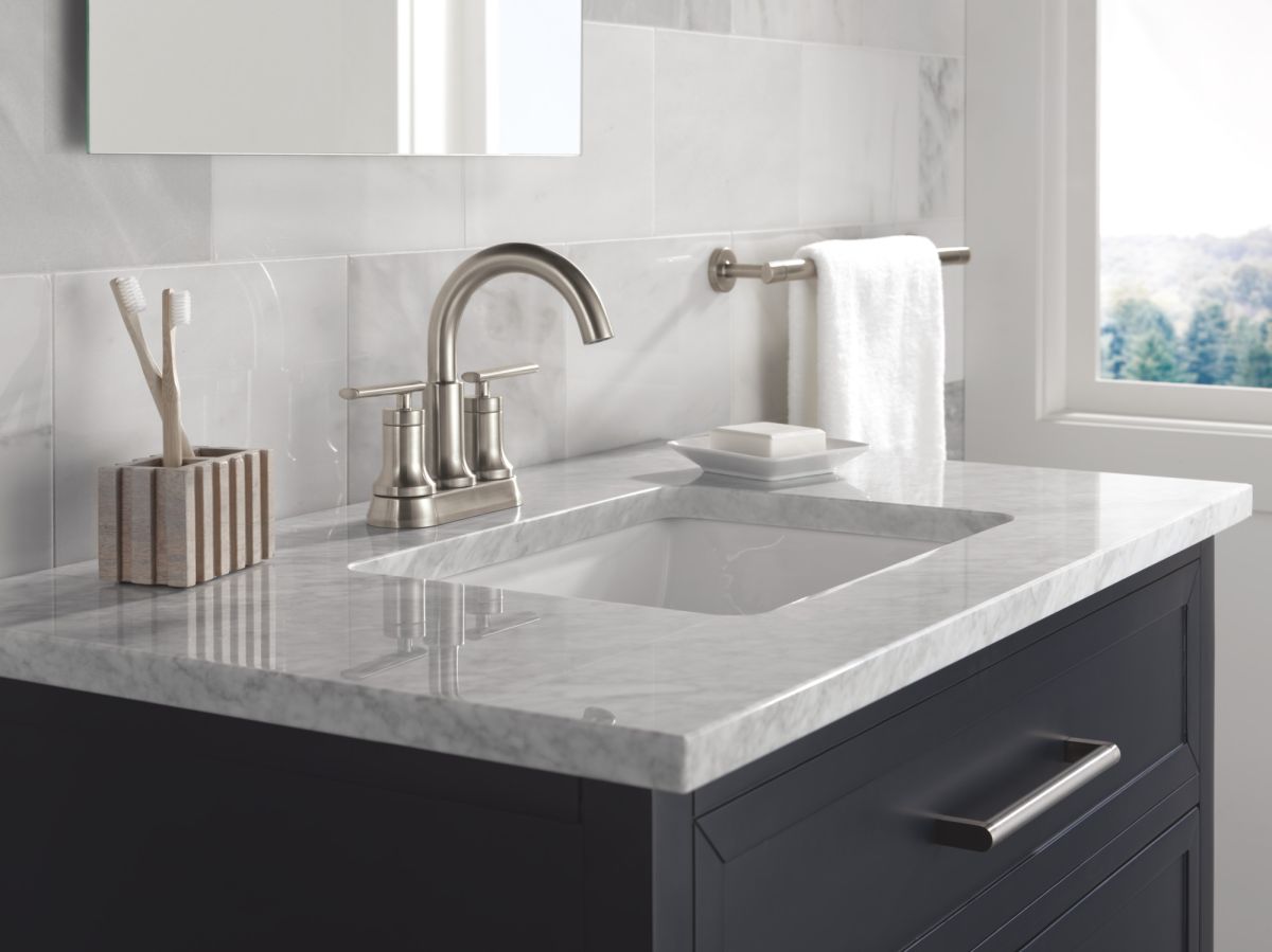 DELTA Altado 8" Towel Bar — Stainless