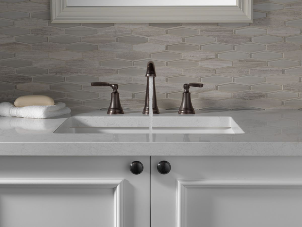 DELTA Woodhurst Two Handle Widespread Bathroom Faucet — Venetian Bronze