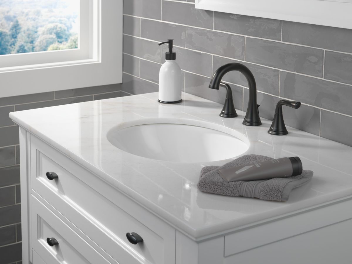 DELTA Kayra Two Handle Widespread Bathroom Faucet — Matte Black