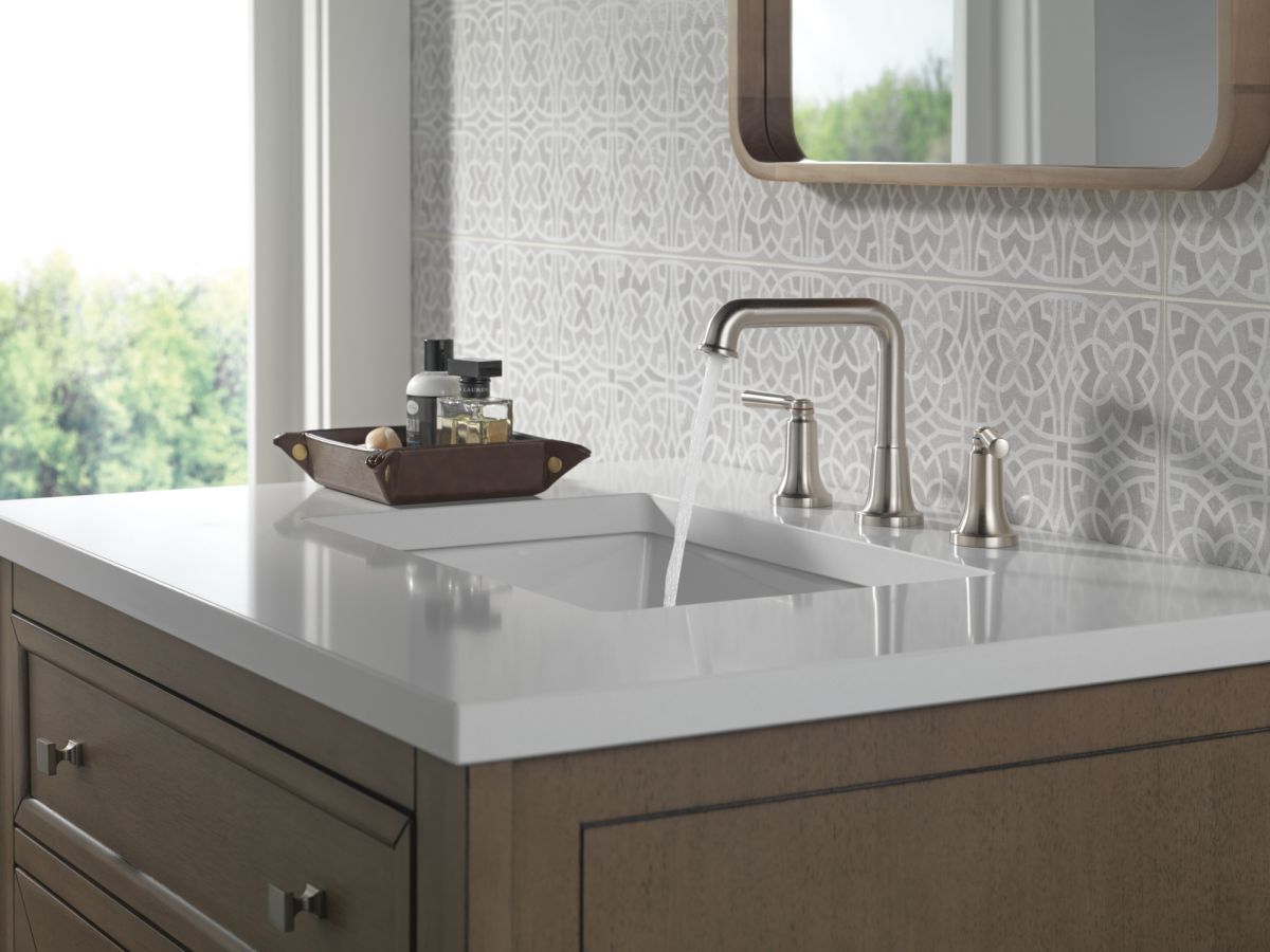 DELTA Saylor Two Handle Widespread Bathroom Faucet — Stainless