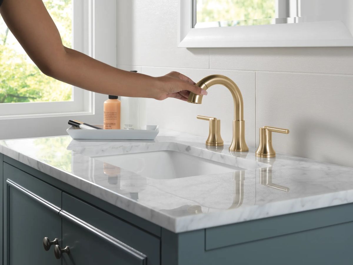 DELTA Trinsic Two Handle Widespread Pull Down Bathroom Faucet — Champagne Bronze