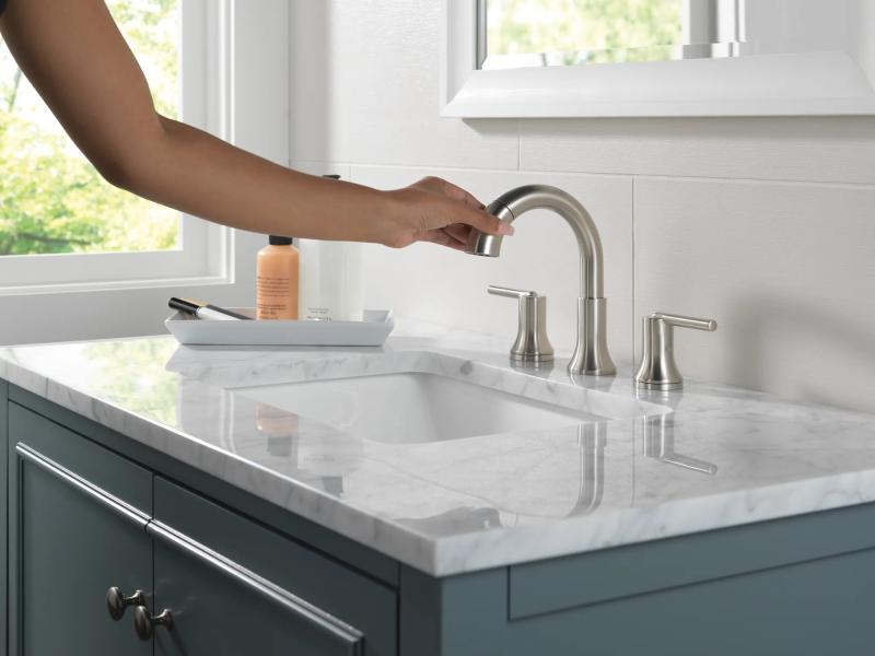DELTA Trinsic Two Handle Widespread Pull Down Bathroom Faucet — Stainless