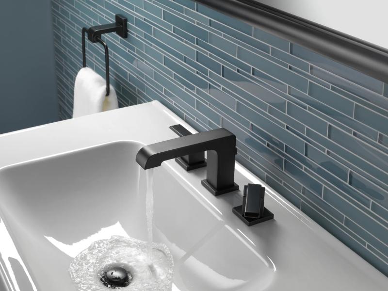 DELTA Ara Two Handle Widespread Bathroom Faucet — Matte Black
