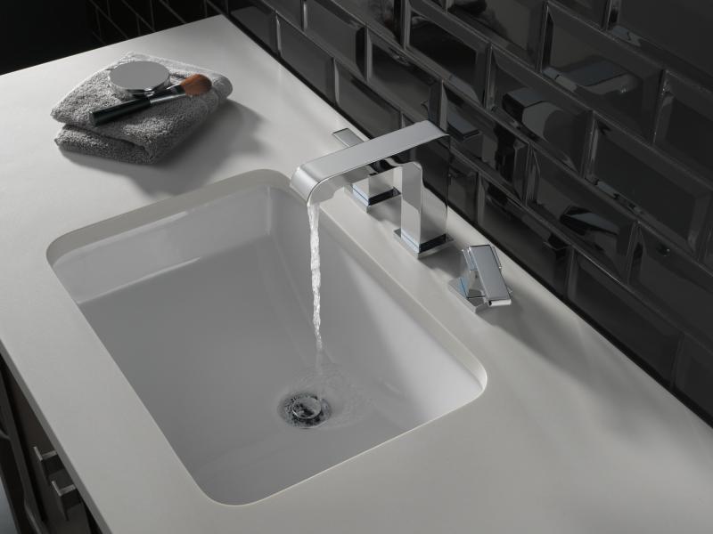 DELTA Ara Two Handle Widespread Bathroom Faucet — Chrome