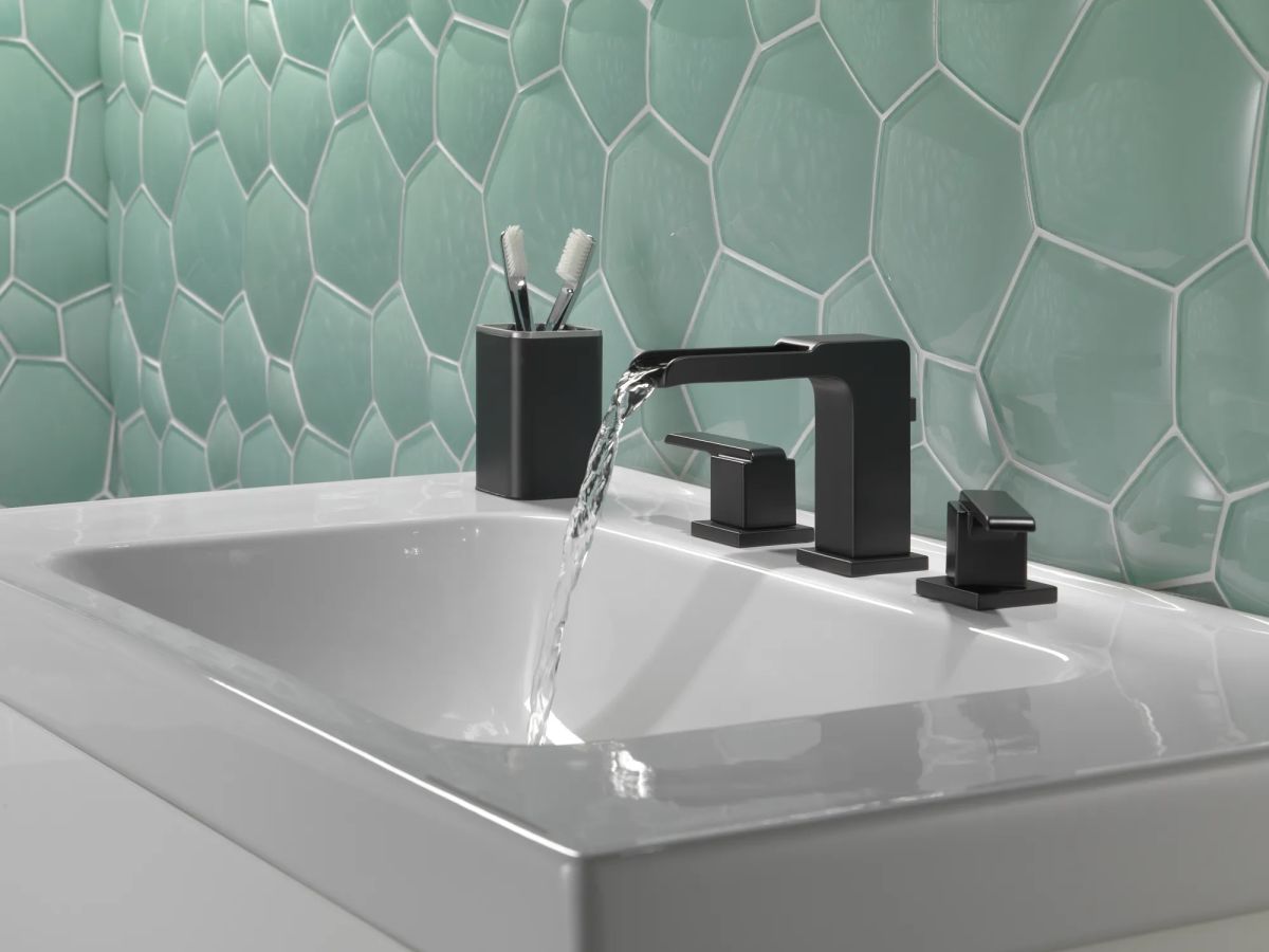 DELTA Ara Two Handle Widespread Channel Bathroom Faucet — Matte Black