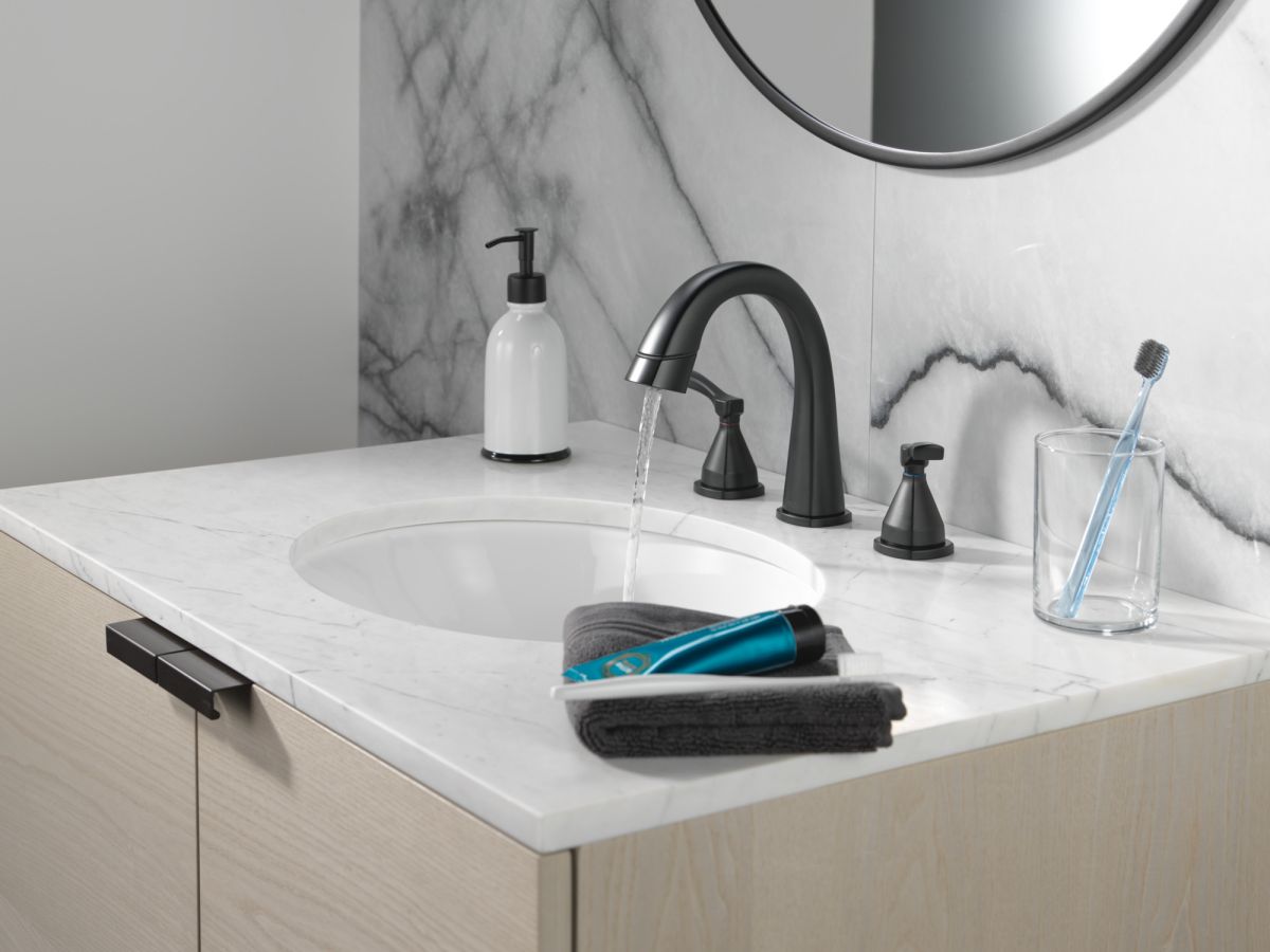 DELTA Stryke Two Handle Widespread Pull Down Bathroom Faucet — Matte Black