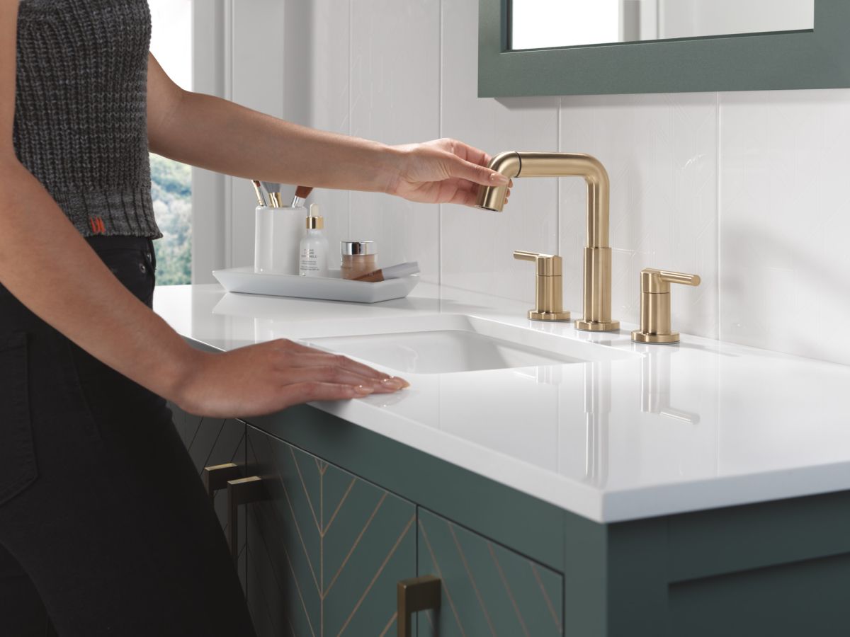 DELTA Nicoli Two Handle Widespread Pull-Down Bathroom Faucet — Champagne Bronze