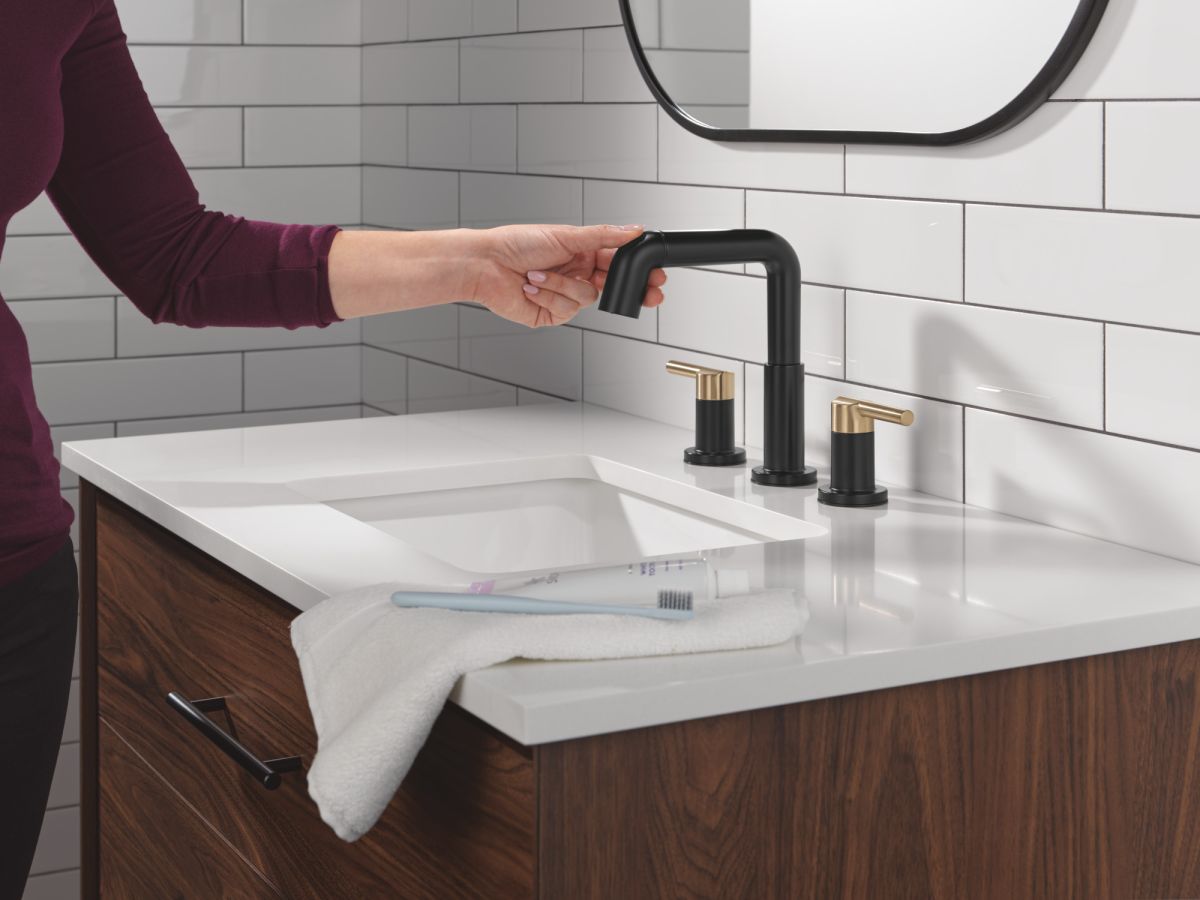 DELTA Nicoli Two Handle Widespread Pull-Down Bathroom Faucet — Matte Black / Champagne Bronze