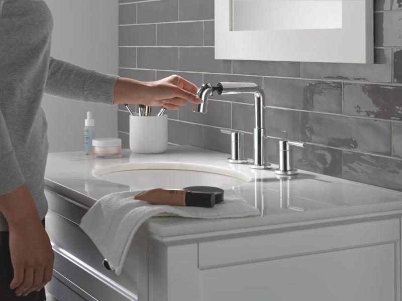 DELTA Nicoli Two Handle Widespread Pull-Down Bathroom Faucet — Chrome