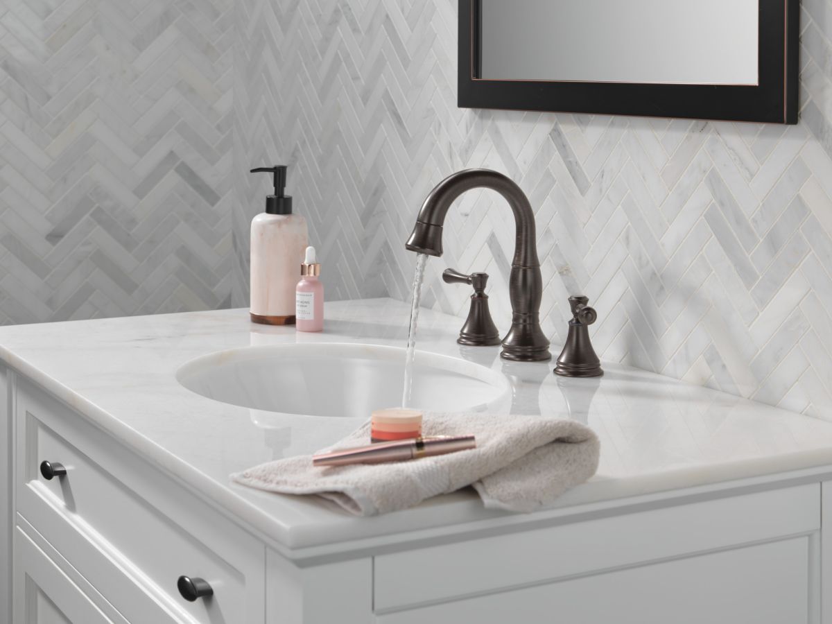 DELTA Cassidy Two Handle Widespread Pull Down Bathroom Faucet — Venetian Bronze