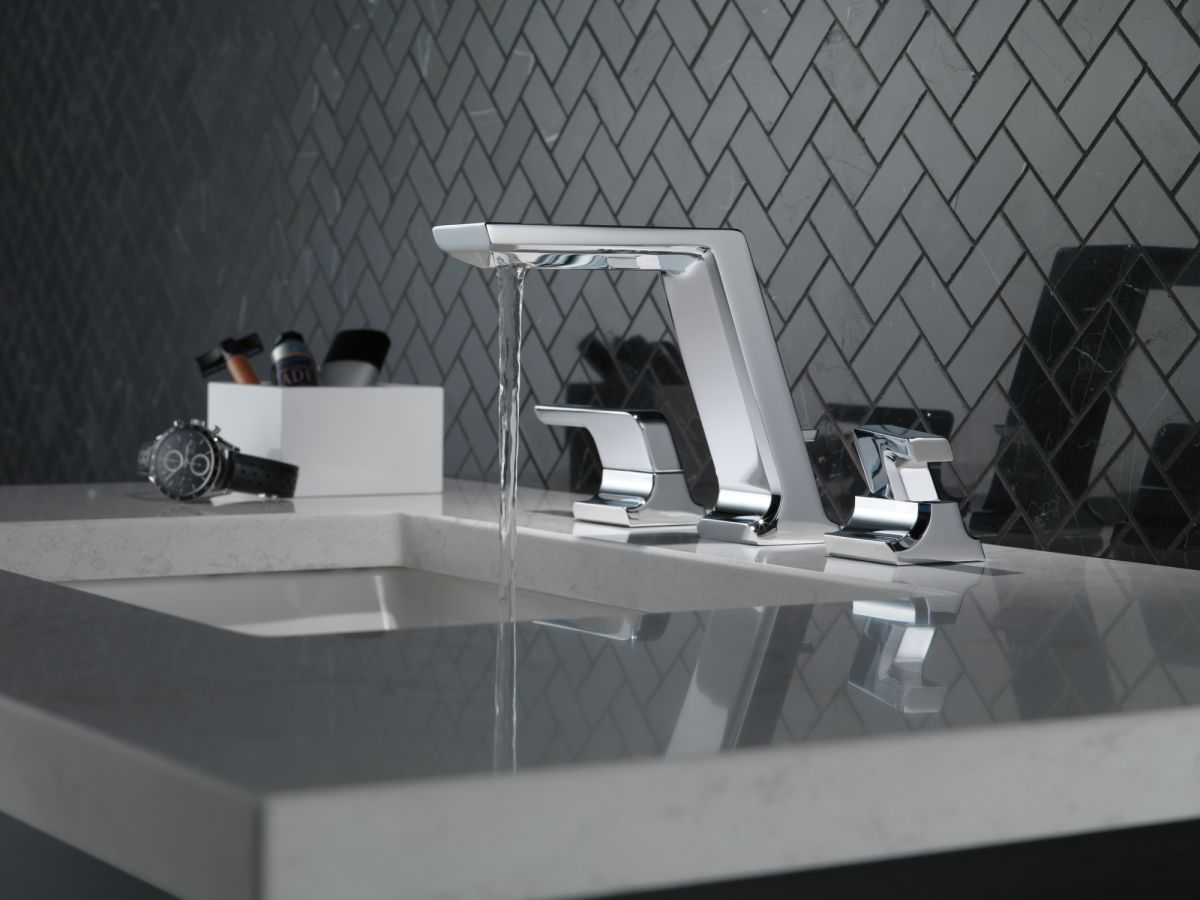 DELTA Pivotal Two Handle Widespread Bathroom Faucet — Lumicoat® Chrome