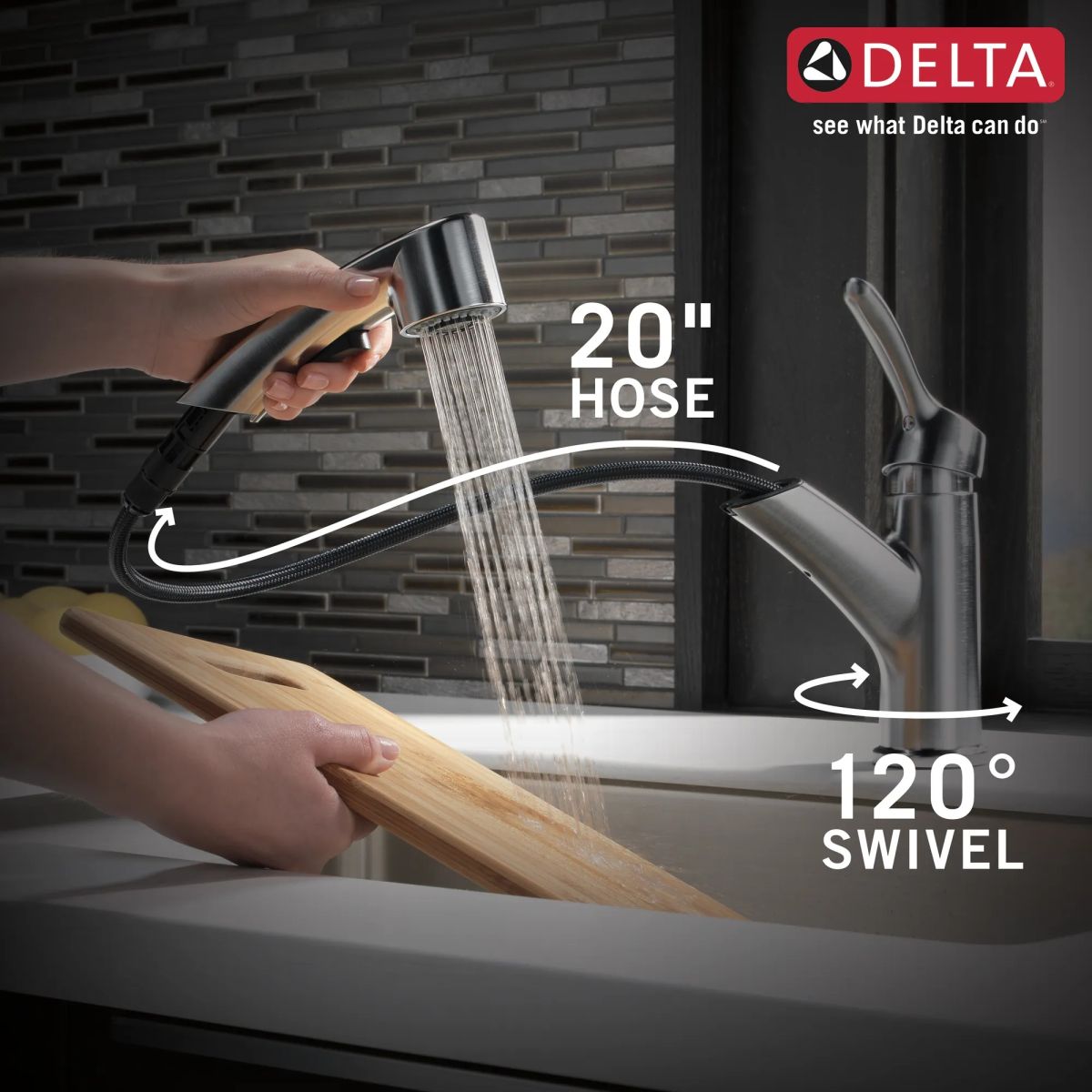 DELTA Collins Single Handle Pull-Out Kitchen Faucet — Arctic Stainless
