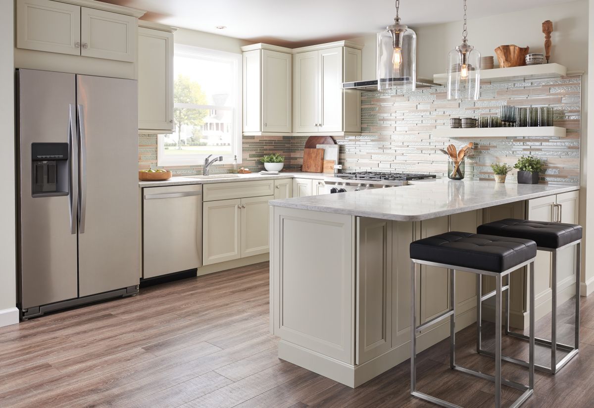 DELTA Collins Single Handle Pull-Out Kitchen Faucet — Arctic Stainless