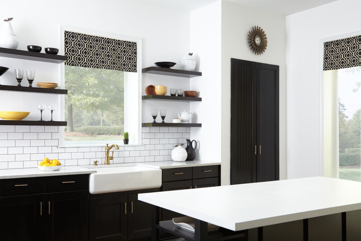 DELTA Cassidy Single Handle Pull-Out Kitchen Faucet — Champagne Bronze