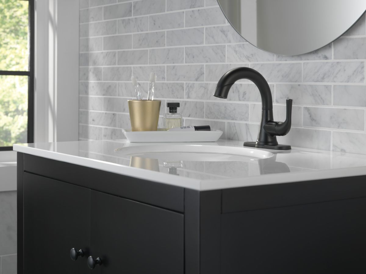 DELTA Kayra Single Handle Pull-Down Bathroom Faucet — Matte Black