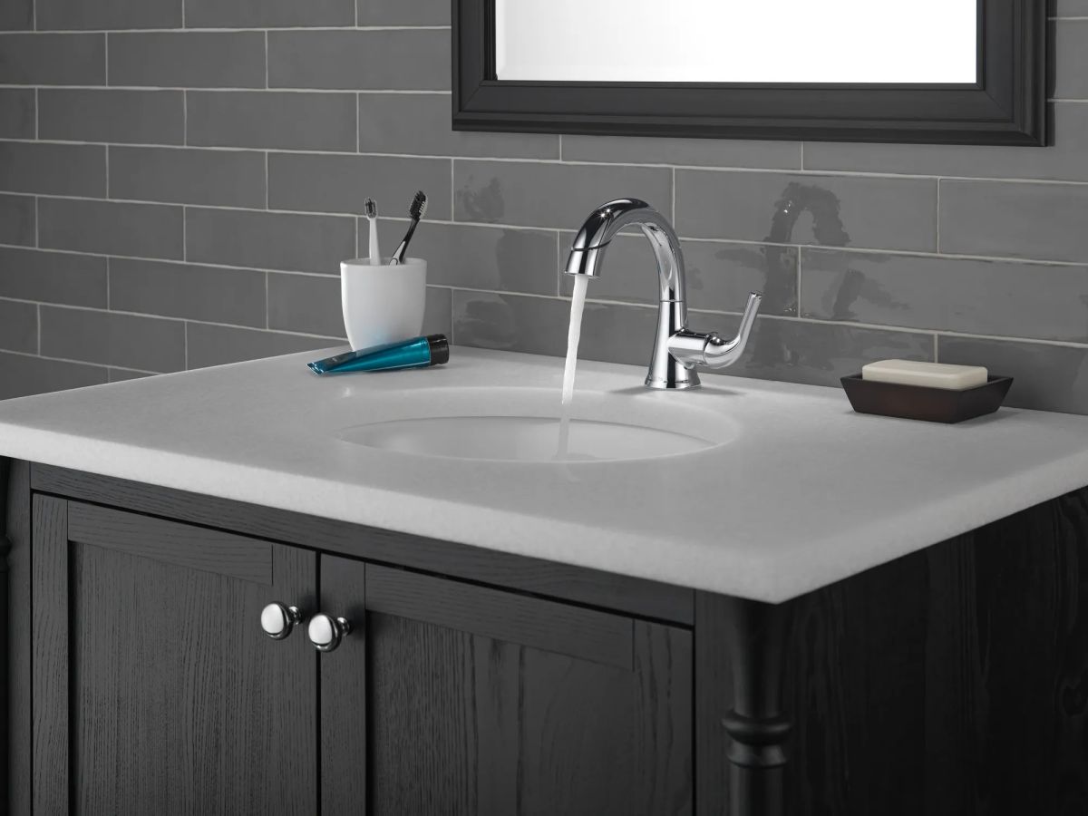 DELTA Kayra Single Handle Pull-Down Bathroom Faucet — Chrome