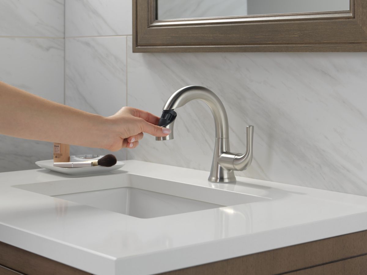 DELTA Kayra Single Handle Pull-Down Bathroom Faucet — Stainless