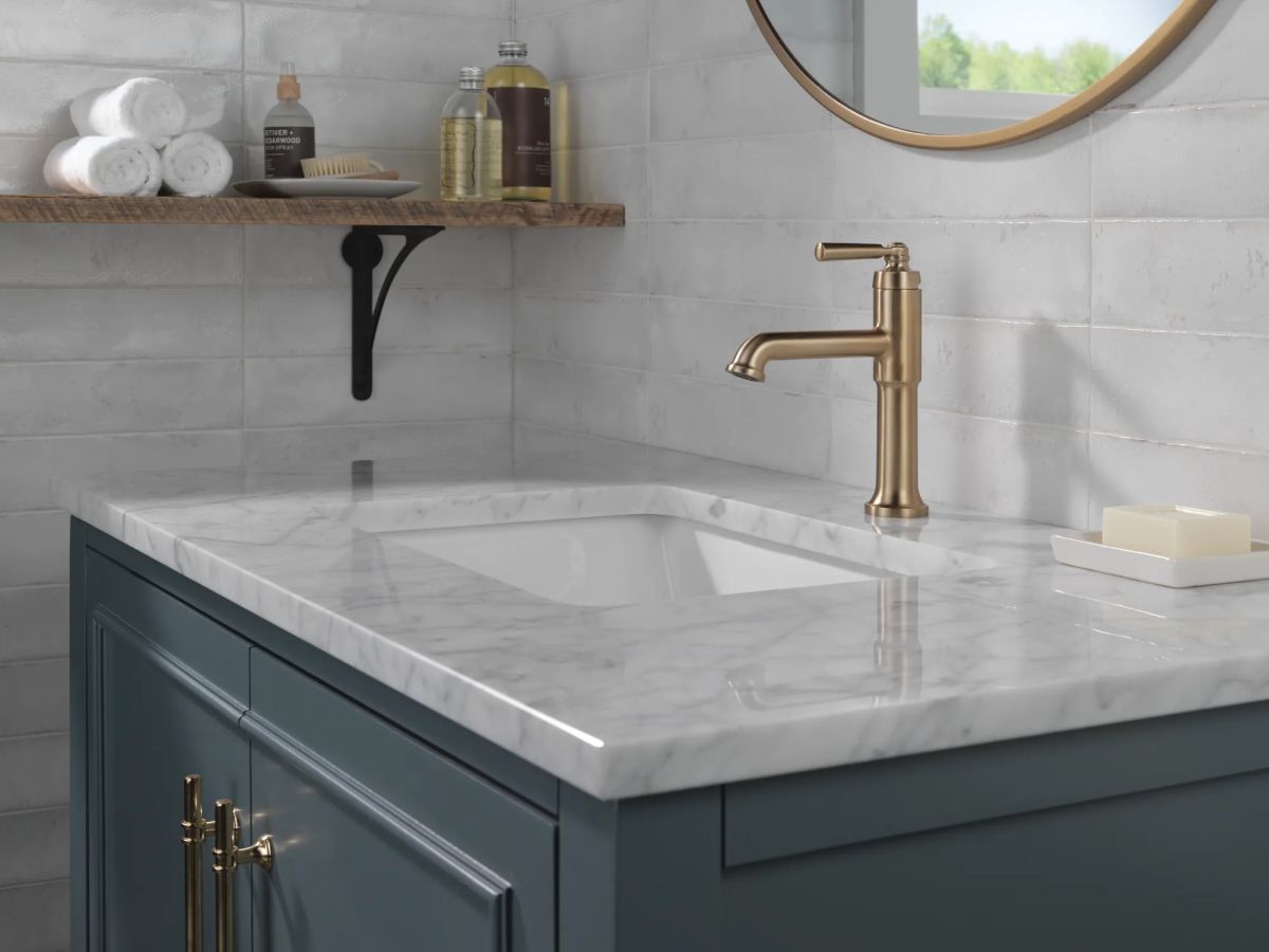 DELTA Saylor Single Handle Bathroom Faucet — Champagne Bronze