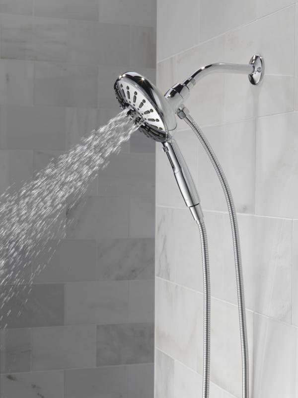 DELTA Universal Showering Components 7-Setting SureDock Magnetic Hand Shower — Lumicoat® Chrome