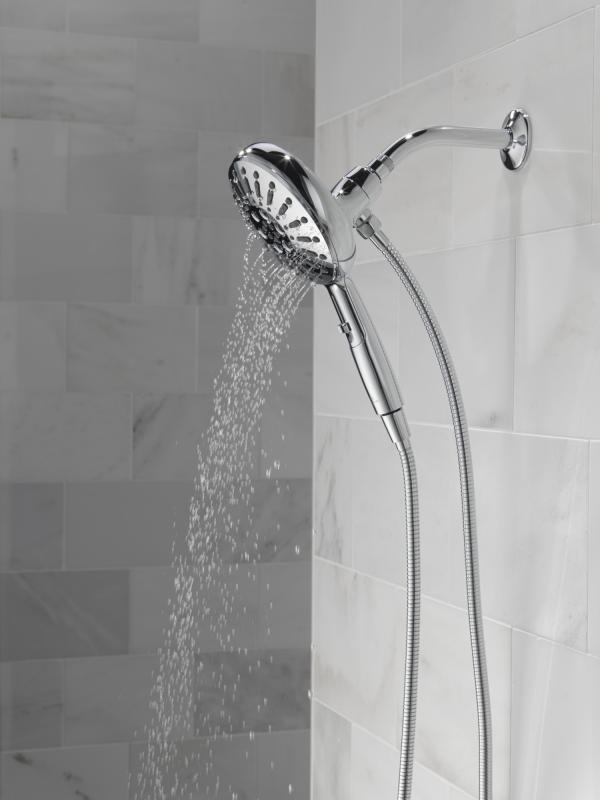 DELTA Universal Showering Components 7-Setting SureDock Magnetic Hand Shower — Lumicoat® Chrome