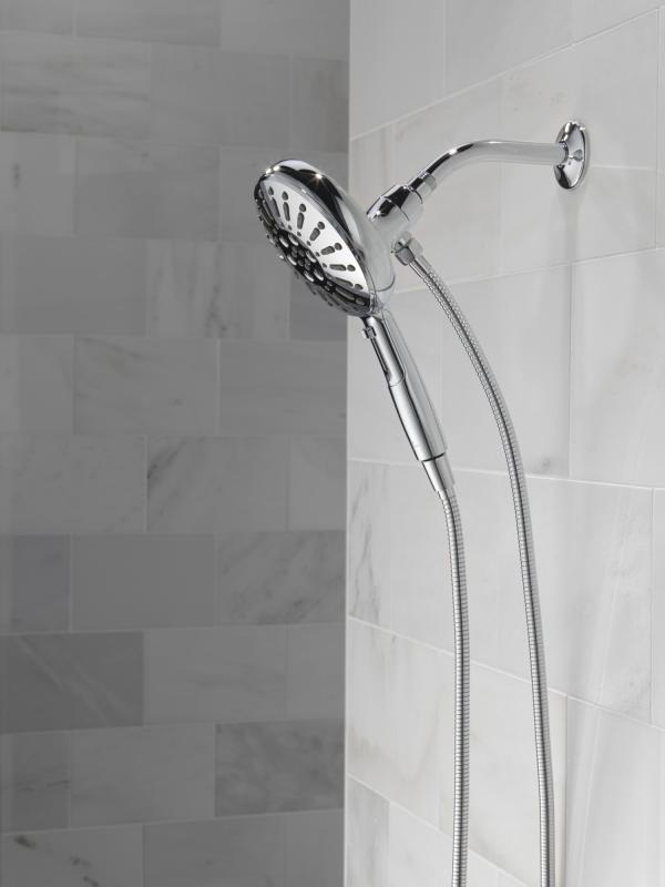 DELTA Universal Showering Components 7-Setting SureDock Magnetic Hand Shower — Lumicoat® Chrome