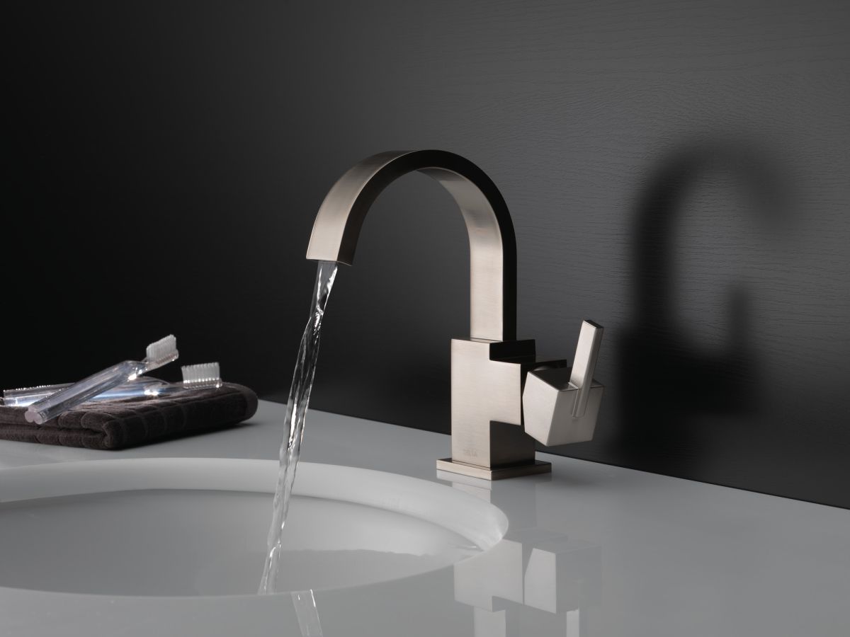 DELTA Vero Single Handle Bathroom Faucet — Stainless