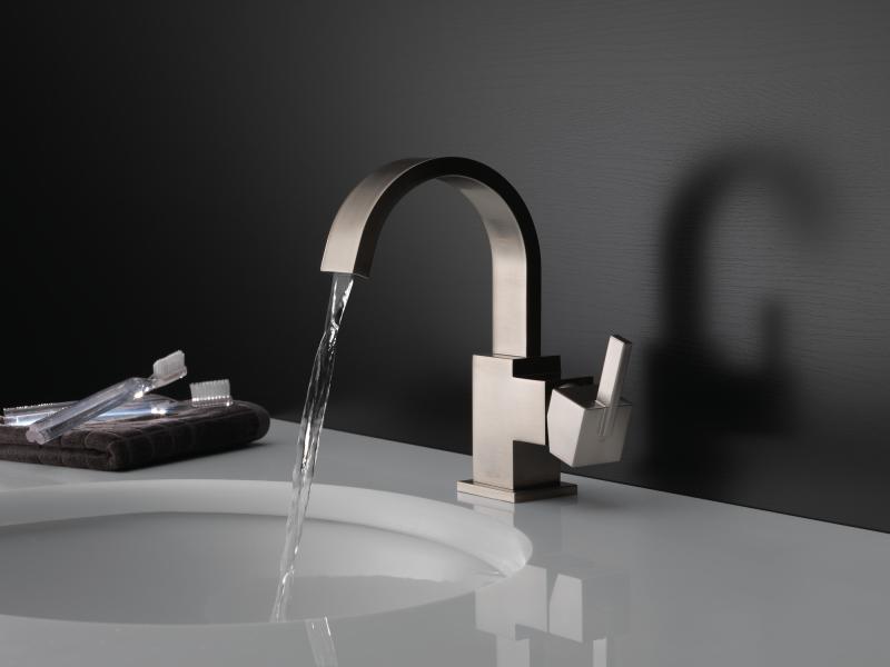 DELTA Vero Single Handle Bathroom Faucet — Stainless