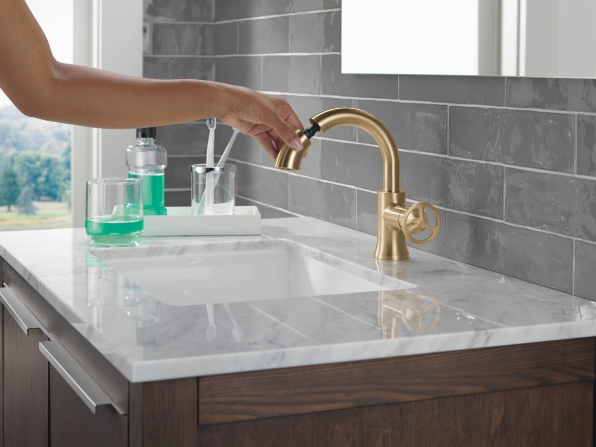 DELTA Trinsic Single Handle Pull-Down Bathroom Faucet — Champagne Bronze