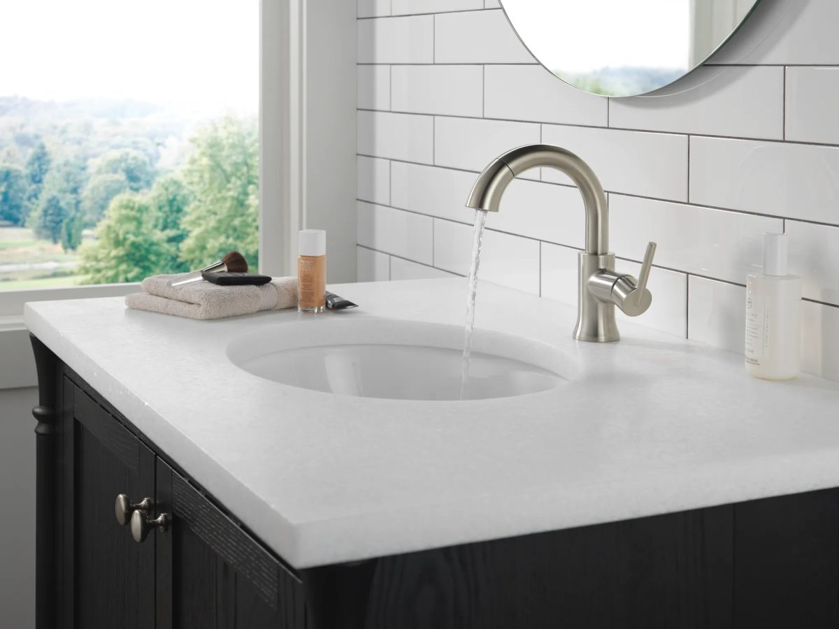 DELTA Trinsic Single Handle Pull-Down Bathroom Faucet — Stainless